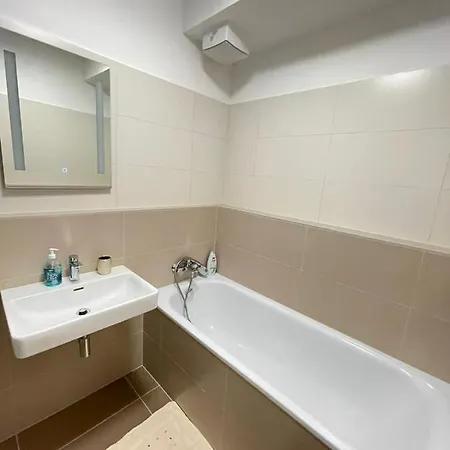 New Luxury Centre With Panoramic View, Free Parking Apartament