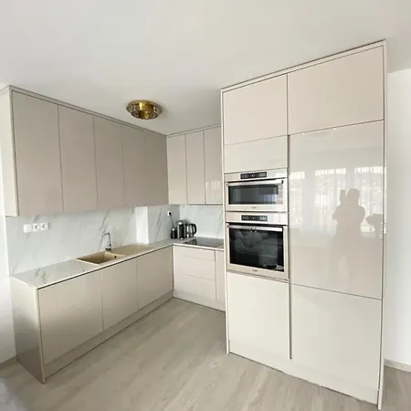 New Luxury Centre With Panoramic View, Free Parking Apartment Bratislava