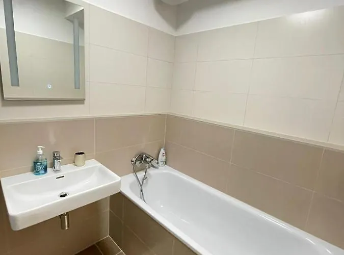 New Luxury Centre With Panoramic View, Free Parking Appartement