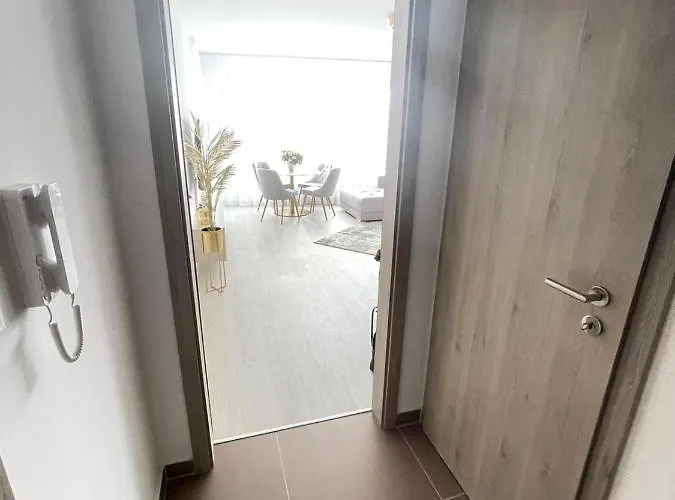 New Luxury Centre With Panoramic View, Free Parking Apartament *