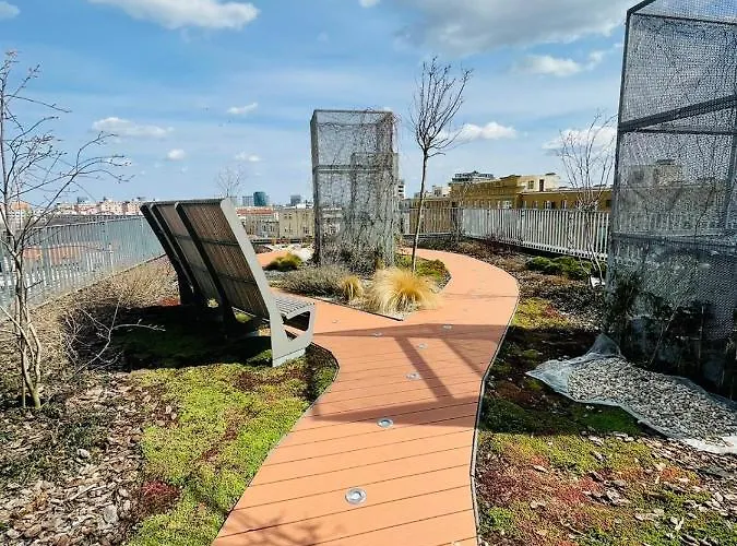 New Luxury Centre With Panoramic View, Free Parking *