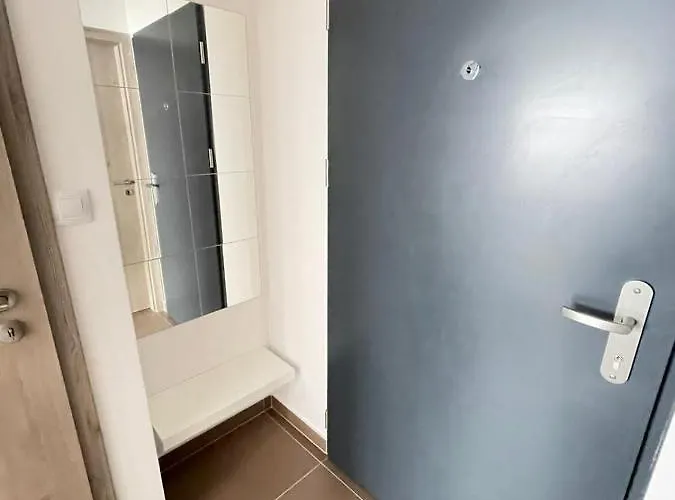 New Luxury Centre With Panoramic View, Free Parking *