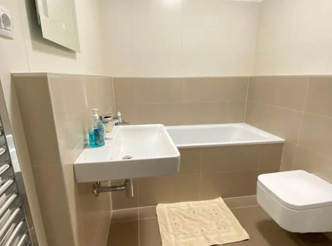 アパート New Luxury Centre With Panoramic View, Free Parking